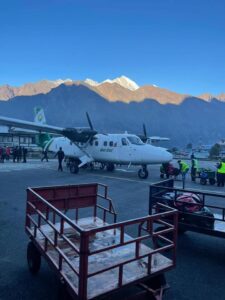 lukla-airport-flieger-yeti-airlines