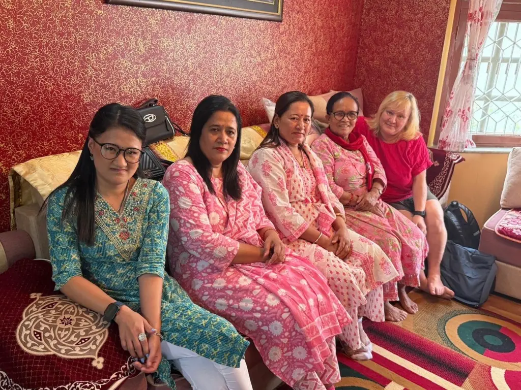nepalesische-frauen-gesellschaft-chetri-kaste