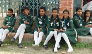 sicherheit-nepal-junge-squats
