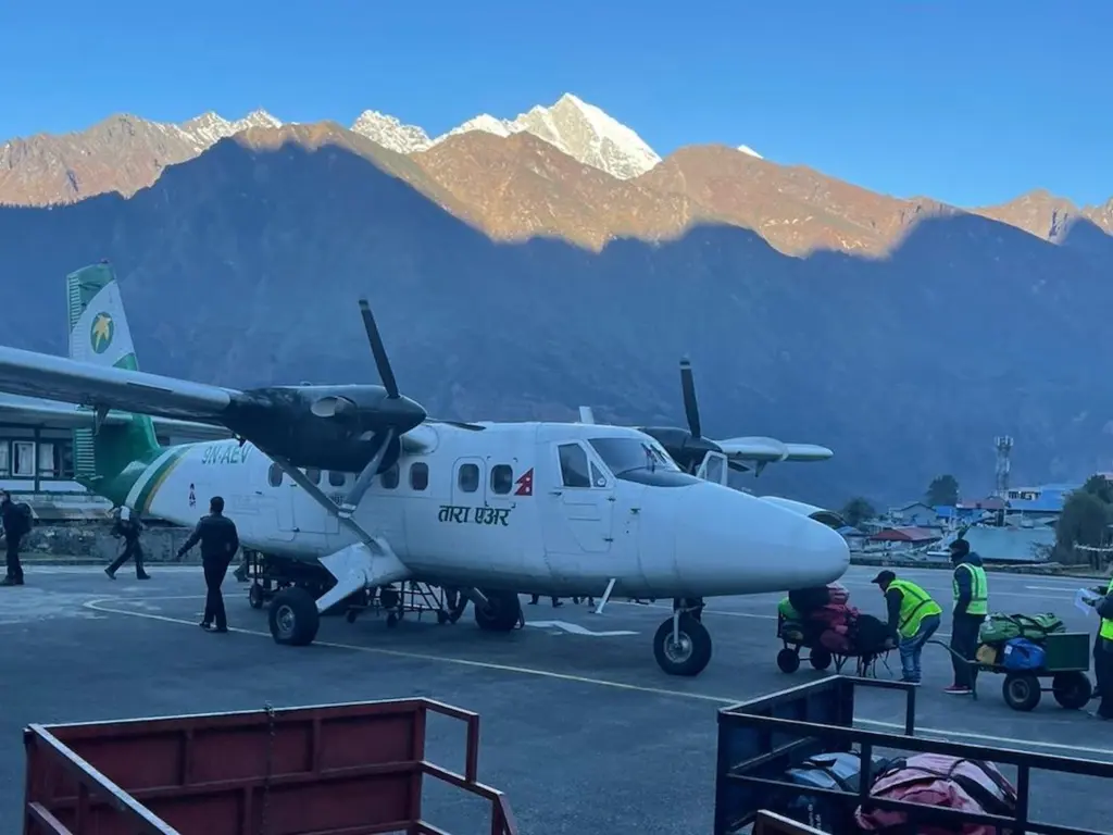 Lukla-airport-fluege-kathmandu-lukla-tara-air
